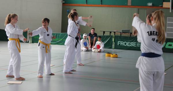 Die jungen Taekwondo-Sportler von Tura zeigten in ihren Vorführungen beim Tag der offenen Tür ihr bereits erworbenes Können.