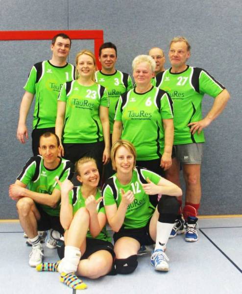Die Volleyballer von Tura Bremen holten den vierten Platz beim Mixed-Turnier in Löhnhorst.