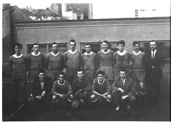 Tura-Fußballer auf dem alten Sportplatz (Aufnahme aus den 30er Jahren)
