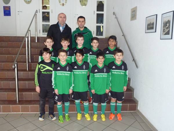 Die erste E-Juniorenmannschaft von Tura gewann das Himmelfahrt-Turnier in Weyhe