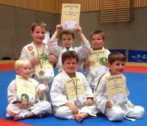 Erfolgreich beim ersten Judo-Wettkampf in Oyten